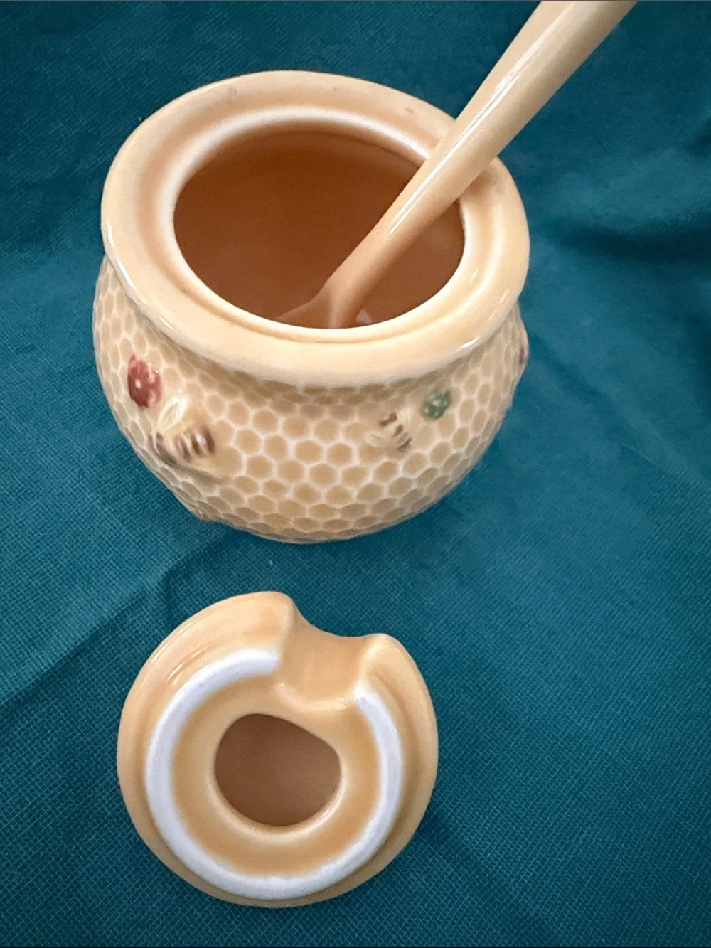 Williams Sonoma Honeycomb Bee Ceramic Tea Set in Yellow with Sur La Table honey